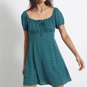 EUC! Tie front mini floral dress